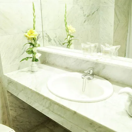 カタロニア オロ ネグロ 3*