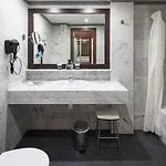 Catalonia Oro Negro Hotel