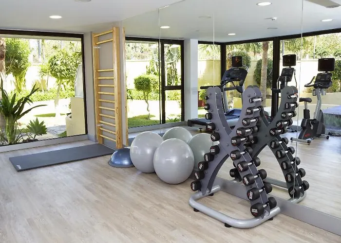 Отель Catalonia Oro Negro